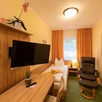 Zum Steinhof Casa de hóspedes 3*