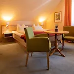 Casa de hóspedes Zum Steinhof 3*