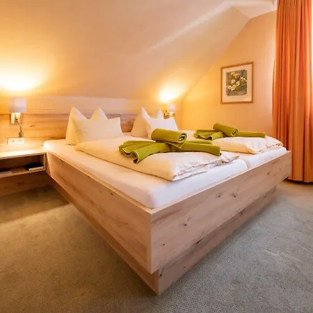 Zum Steinhof Penzion 3*