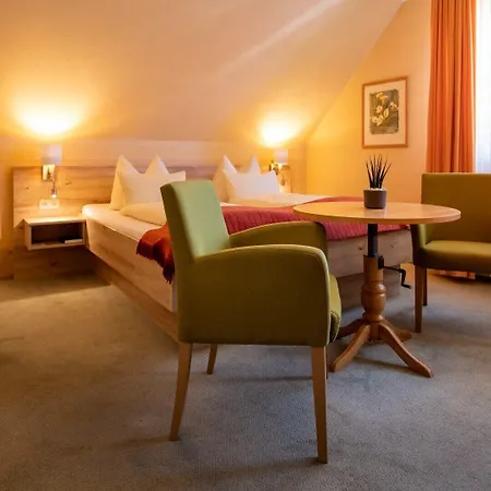 Πανσιόν Zum Steinhof 3*
