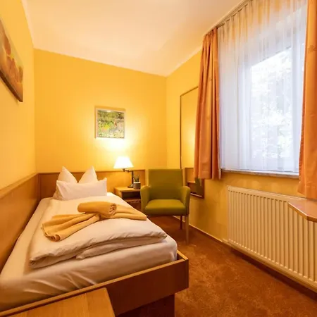 Penzion Zum Steinhof 3*
