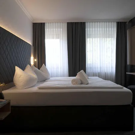Zum Steinhof Penzion 3*