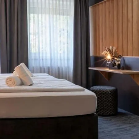 Zum Steinhof Penzion 3*